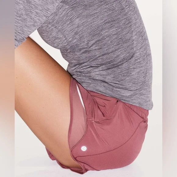 Lululemon Hotty Hot Short II Long 4" So Merlot LR red purple wine color